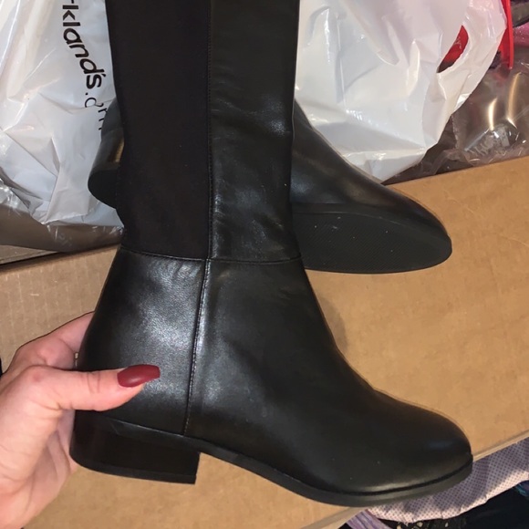 Size 5 Womens MK boots. OBO. Never been worn - Picture 2 of 6